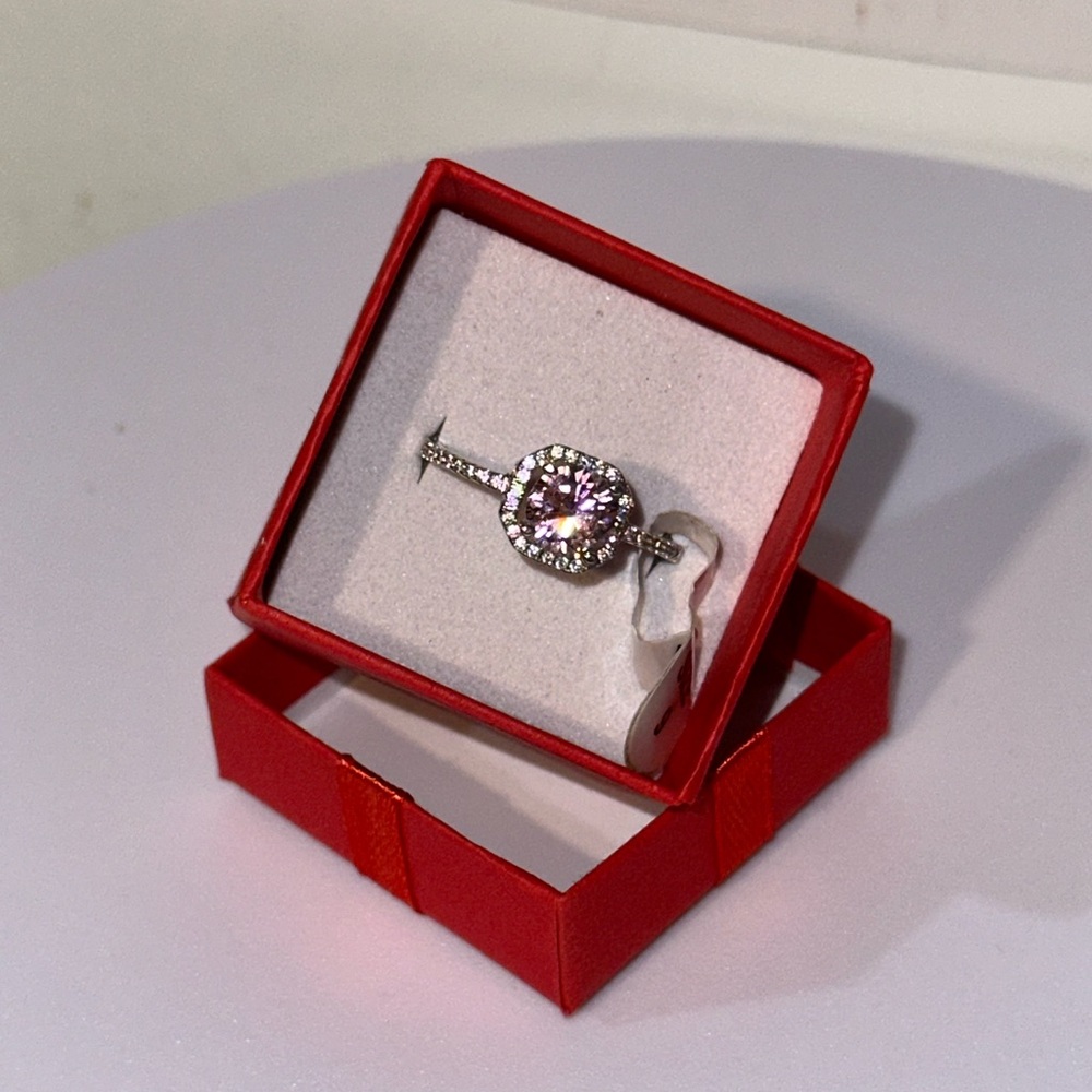 Bomb party Elegant Silver and Pink Gemstone Ring size 9